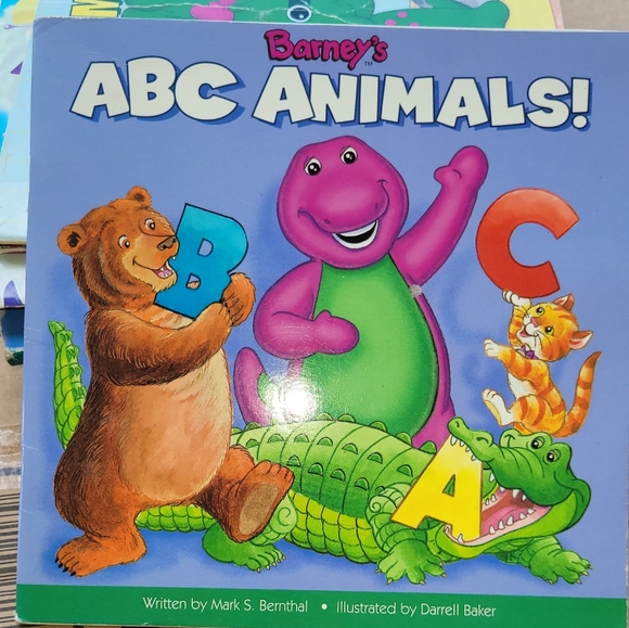 Lot of Barney books - Picture 10 of 15